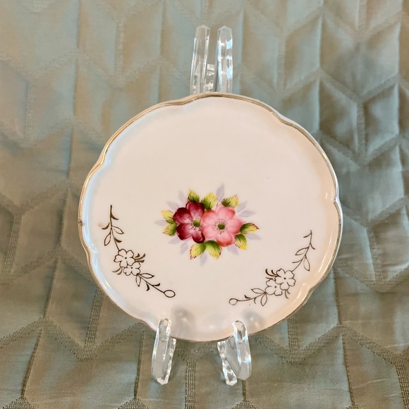 Vintage Japanese Porcelain Appetizer / Dessert Plate — White & Gold Pink Floral - Picture 2 of 6